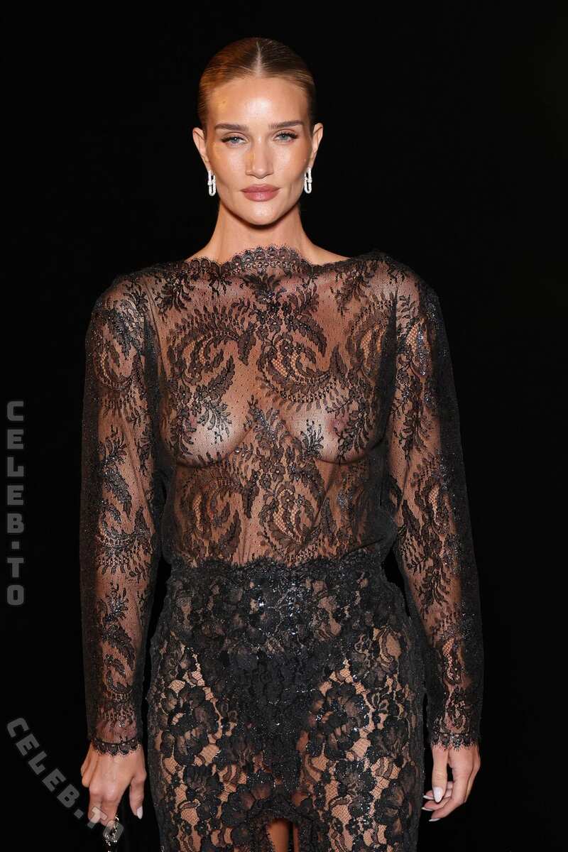 Rosie Huntington-Whiteley nude photo 7
