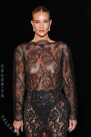 Rosie Huntington-Whiteley nude photo 4