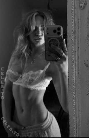 Rotnelchen nude photo 8