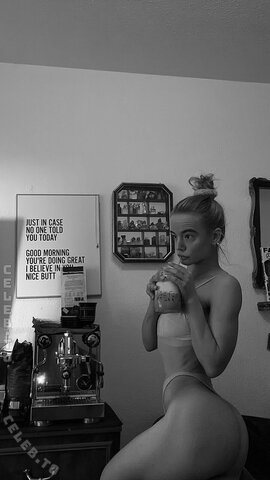 Rotnelchen nude photo 2