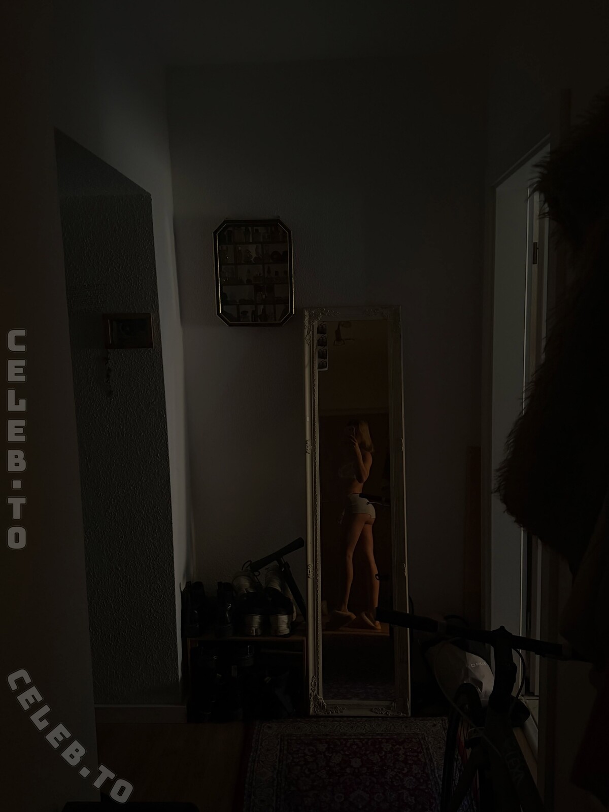 Rotnelchen nude photo 1