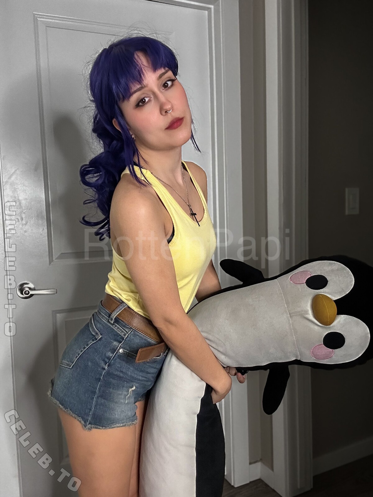 Rottenpapi nude photo 6