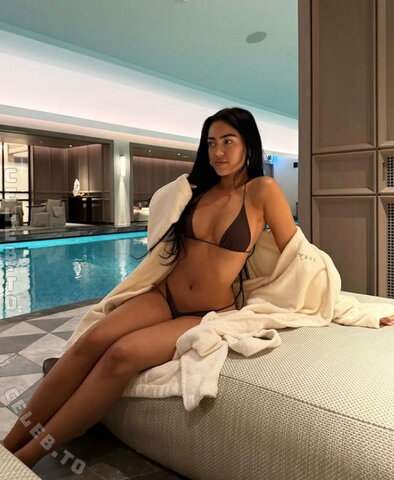Roxanarosuu nude photo 19