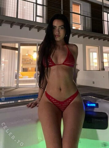 Roxanarosuu nude photo 13