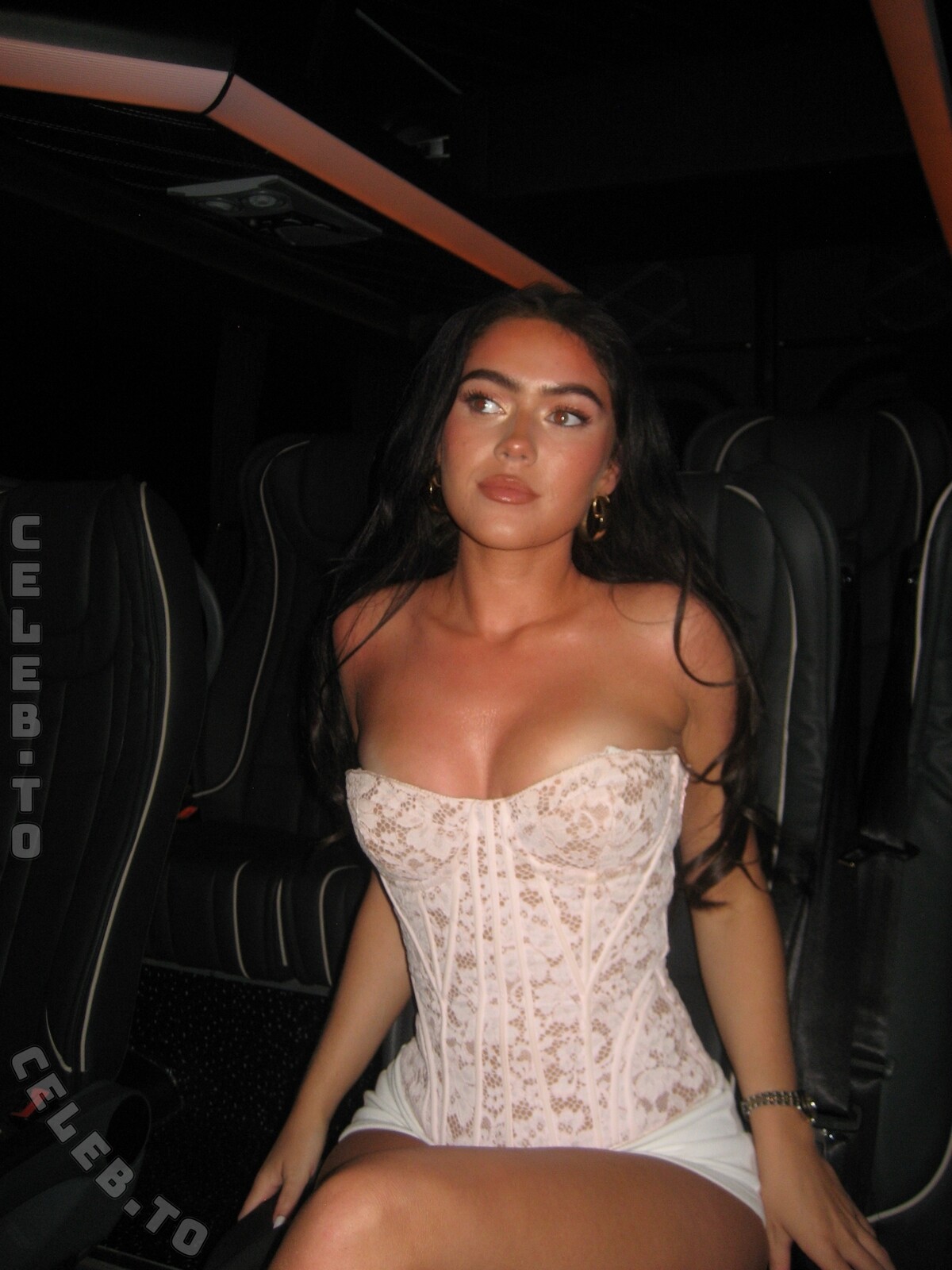 Roxanarosuu nude photo 6