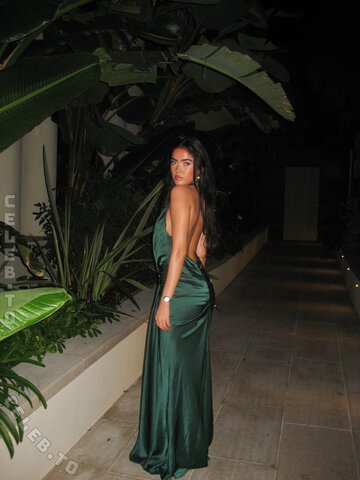 Roxanarosuu nude photo 20