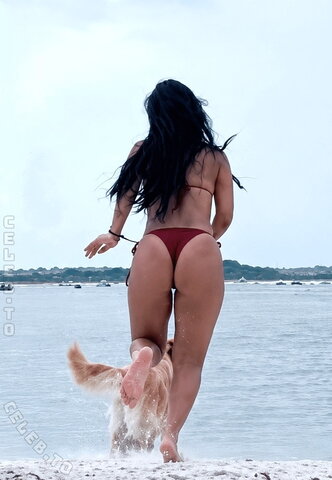 Roxanne Perez nude photo 9