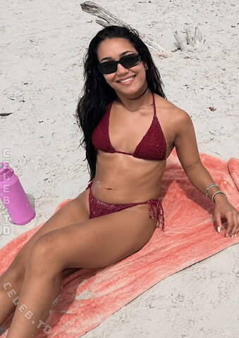 Roxanne Perez nude photo 7
