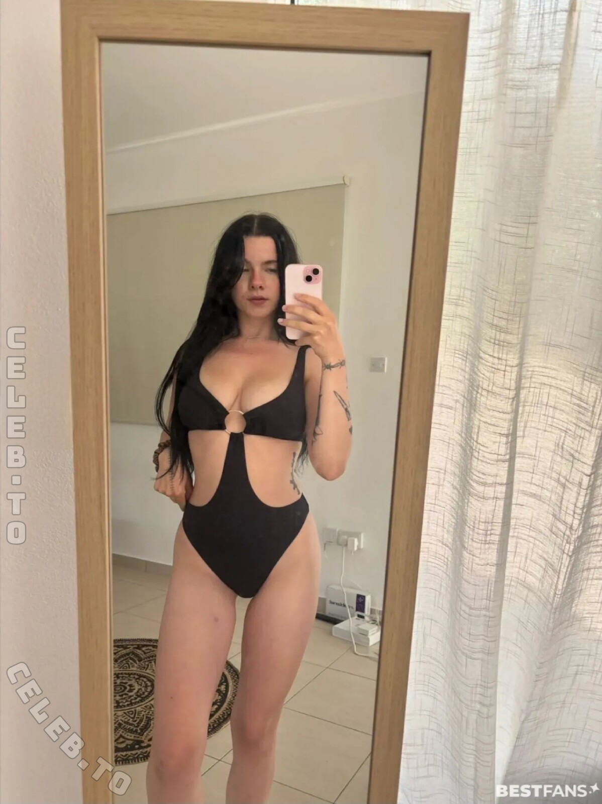 Roxi Black nude photo 3
