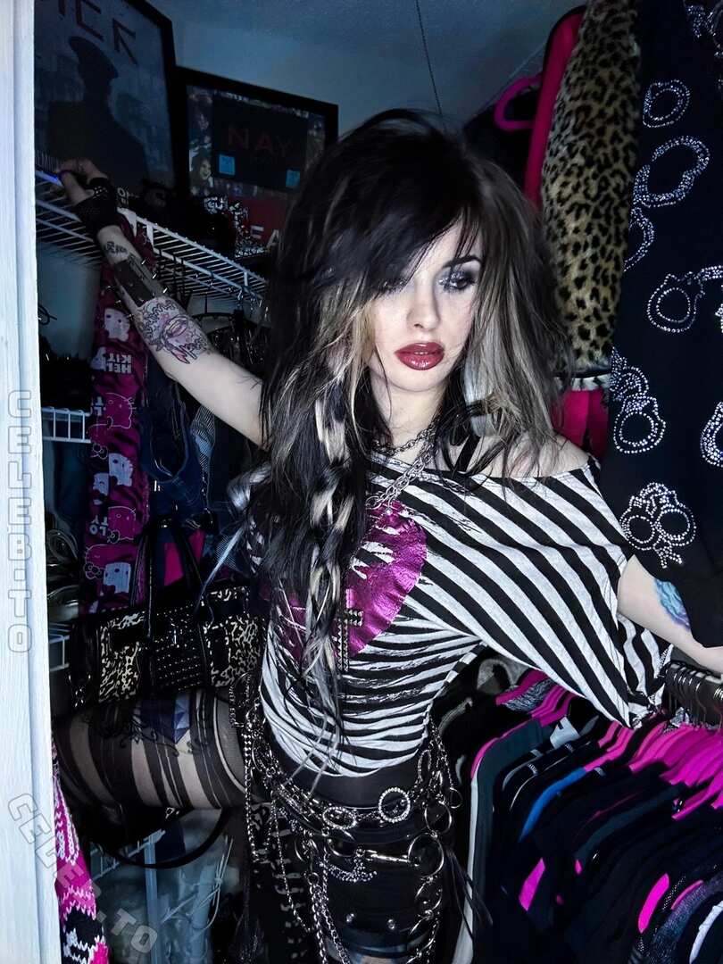 Roxy Katrina nude photo 4