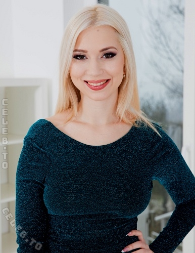 Roxy Risingstar nude photo 1