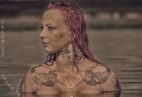Roxyrebell nude photo 2