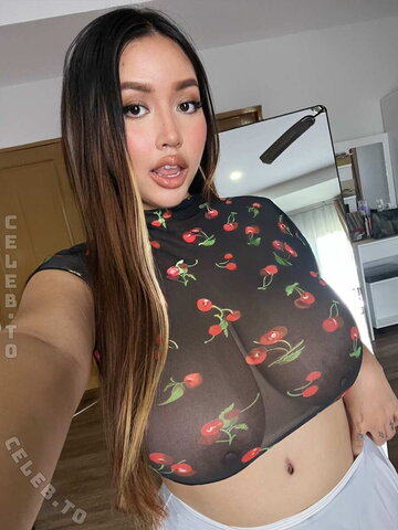 Ruby Li nude photo 9