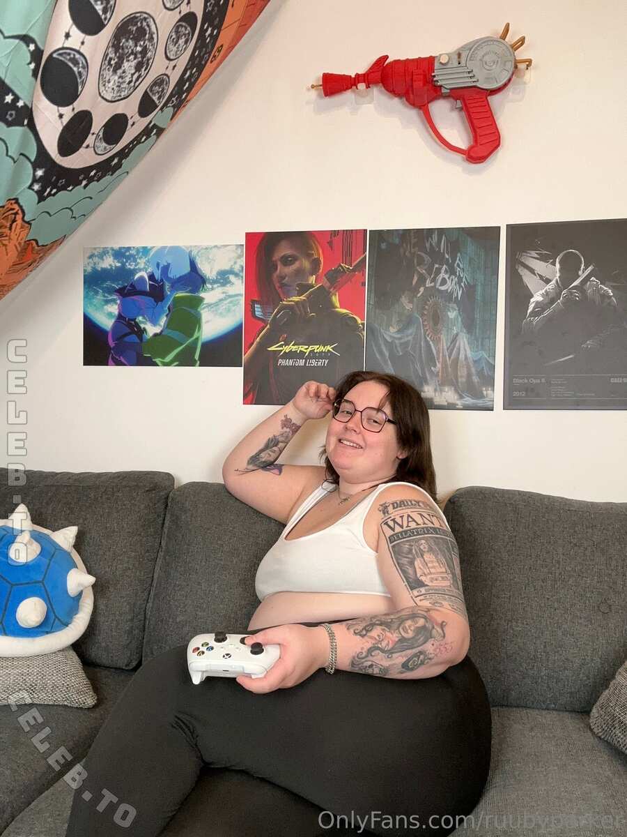 Ruby Parker nude photo 4