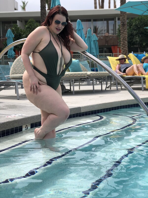 Ruby Roxx Super Curvy Model NUDE Photos and Videos nude photo 3
