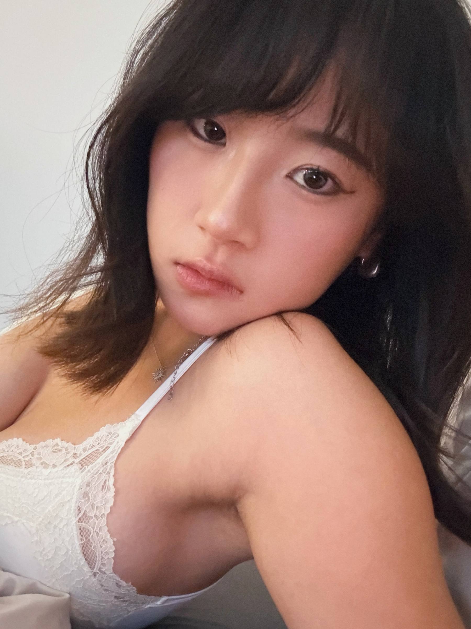ruby27154 nude photo 3