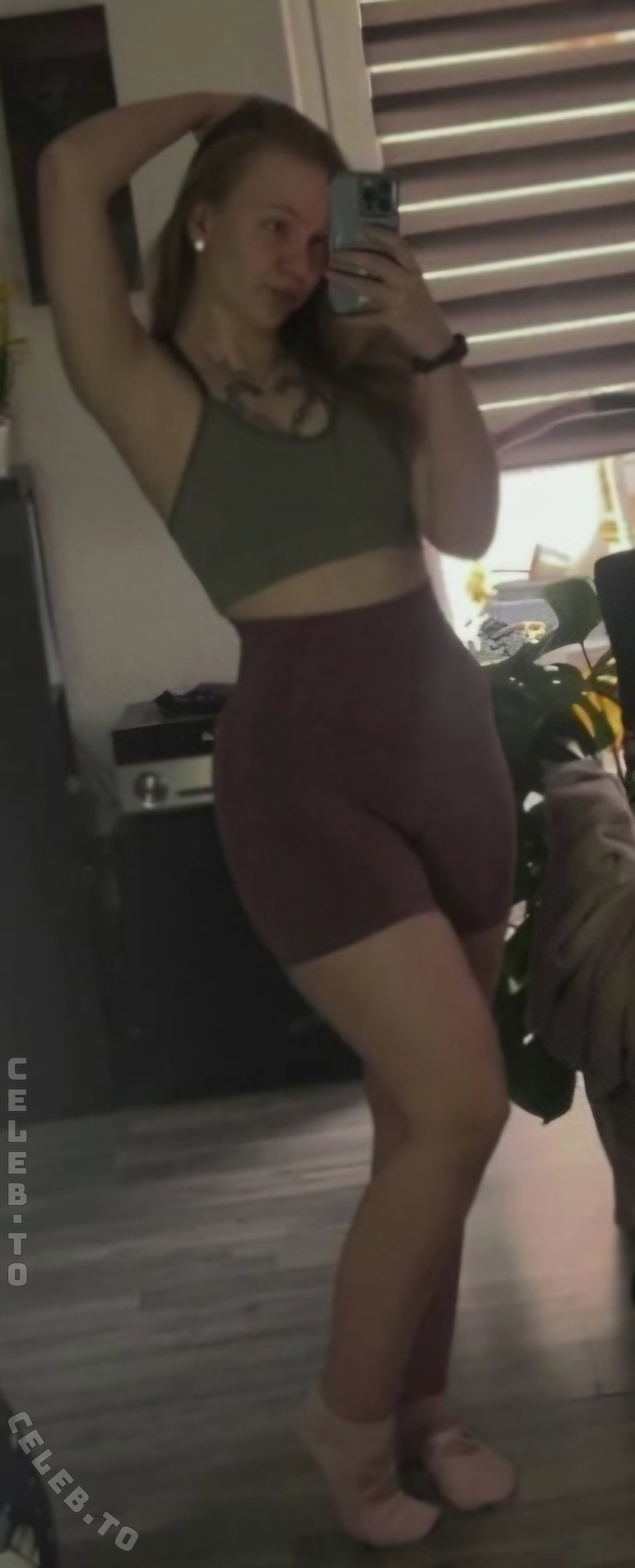 Ryumeike nude photo 2