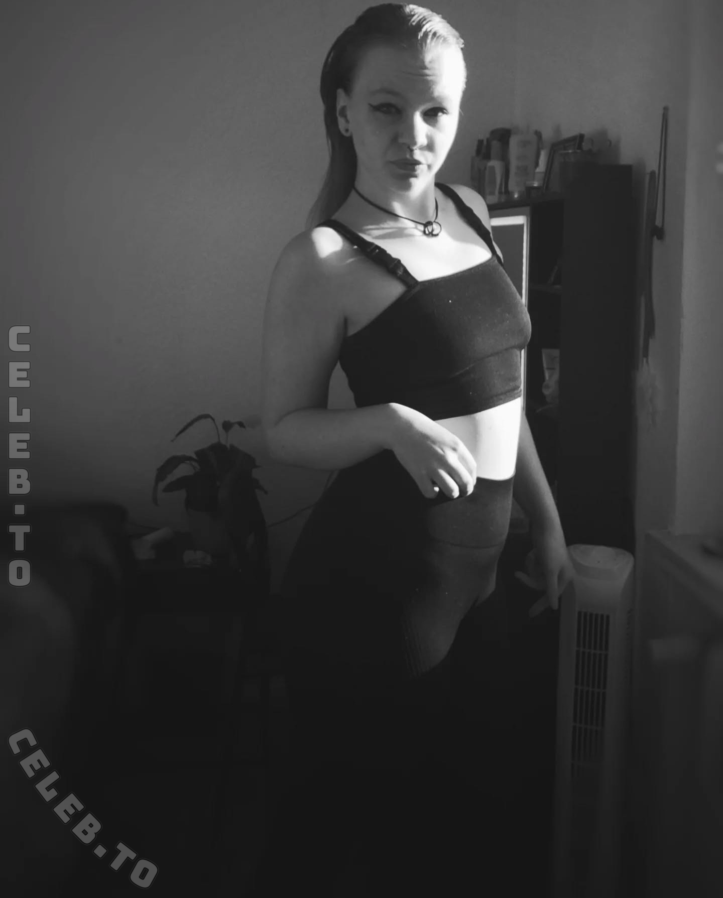 Ryumeike nude photo 3