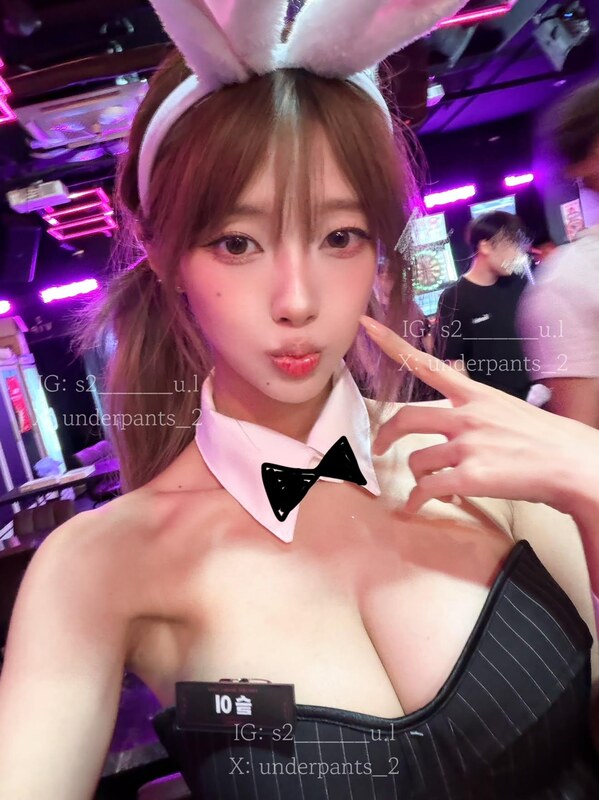 s2_u.l nude photo 6
