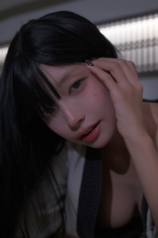 s2_u.l nude photo 1