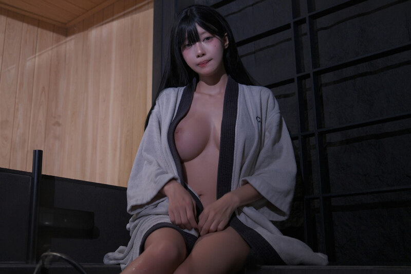 s2_u.l nude photo 6