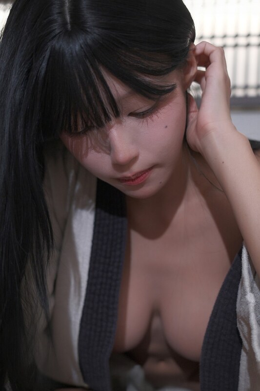 s2_u.l nude photo 11