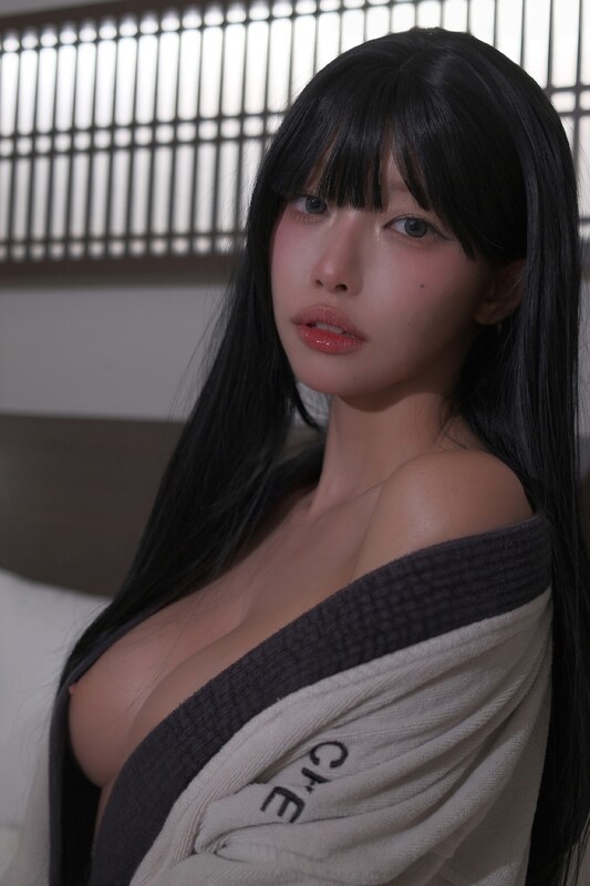 s2_u.l nude photo 26