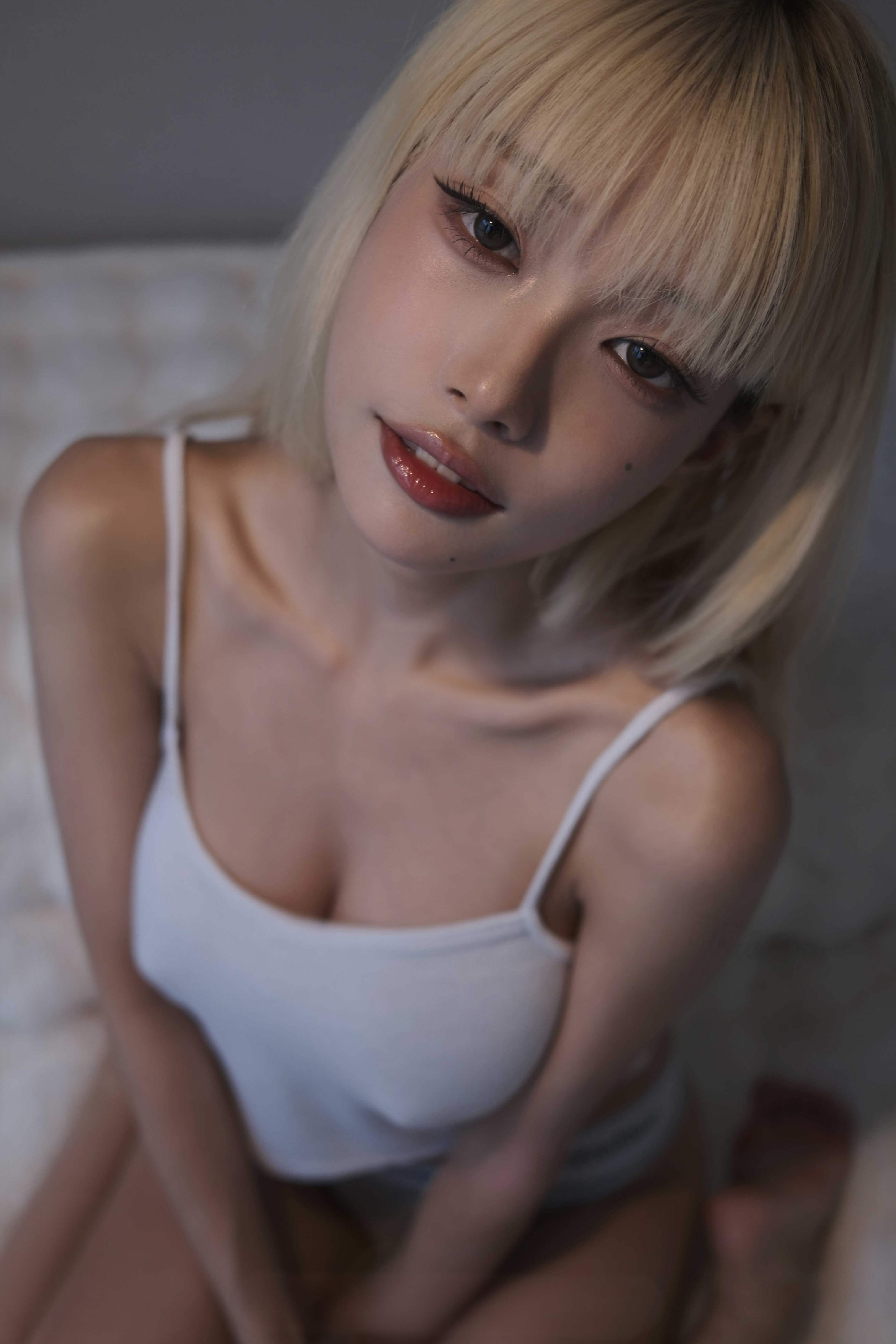 s2_u.l nude photo 1