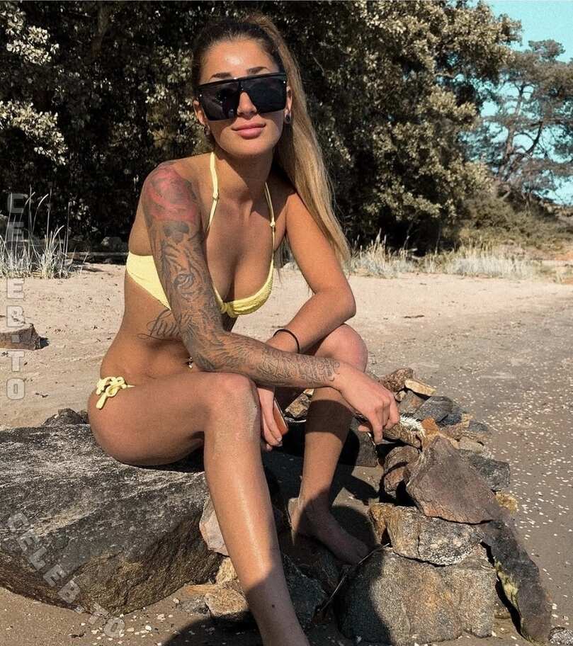 Saaraazh / Sara Aydin nude photo 2