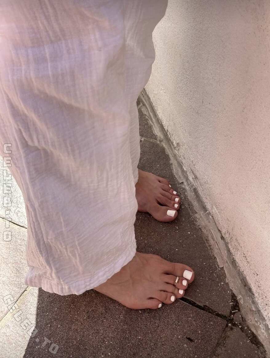 Sabdeluxe nude photo 1