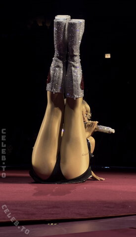 Sabrina Carpenter – Concert GIFs & Pics