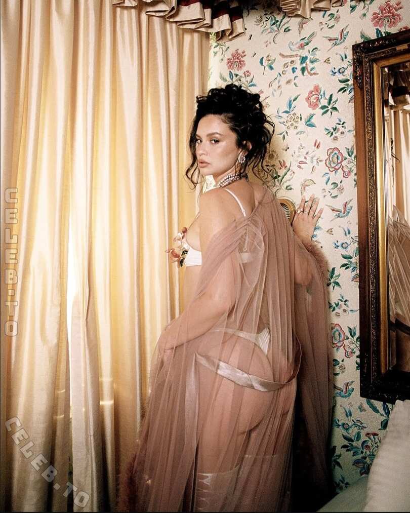 Sabrina Claudio nude photo 4