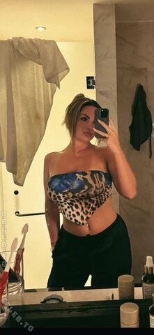 Sabrina Leamon nude photo 11