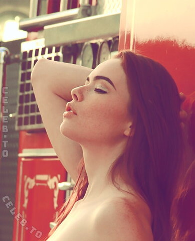 Sabrina Lynn nude photo 16
