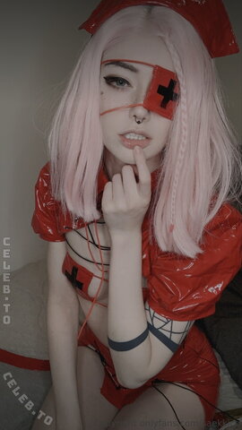 saekkico nude photo 6