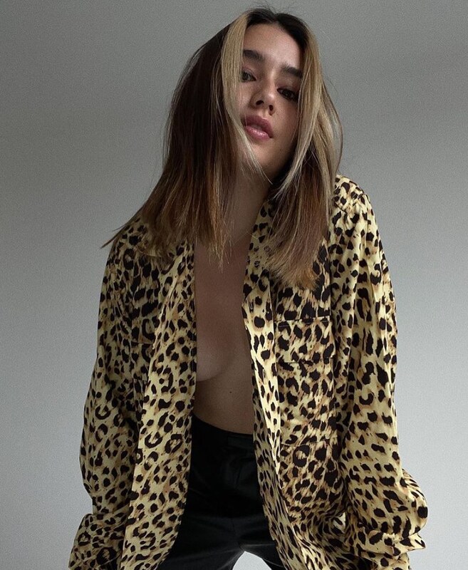 Saffron Sharpe nude photo 3
