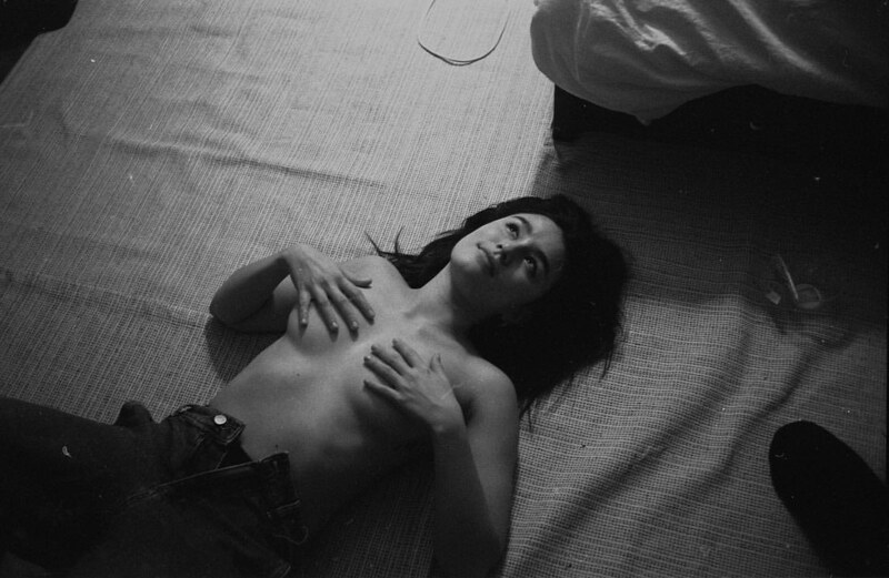 Saffron Sharpe nude photo 5
