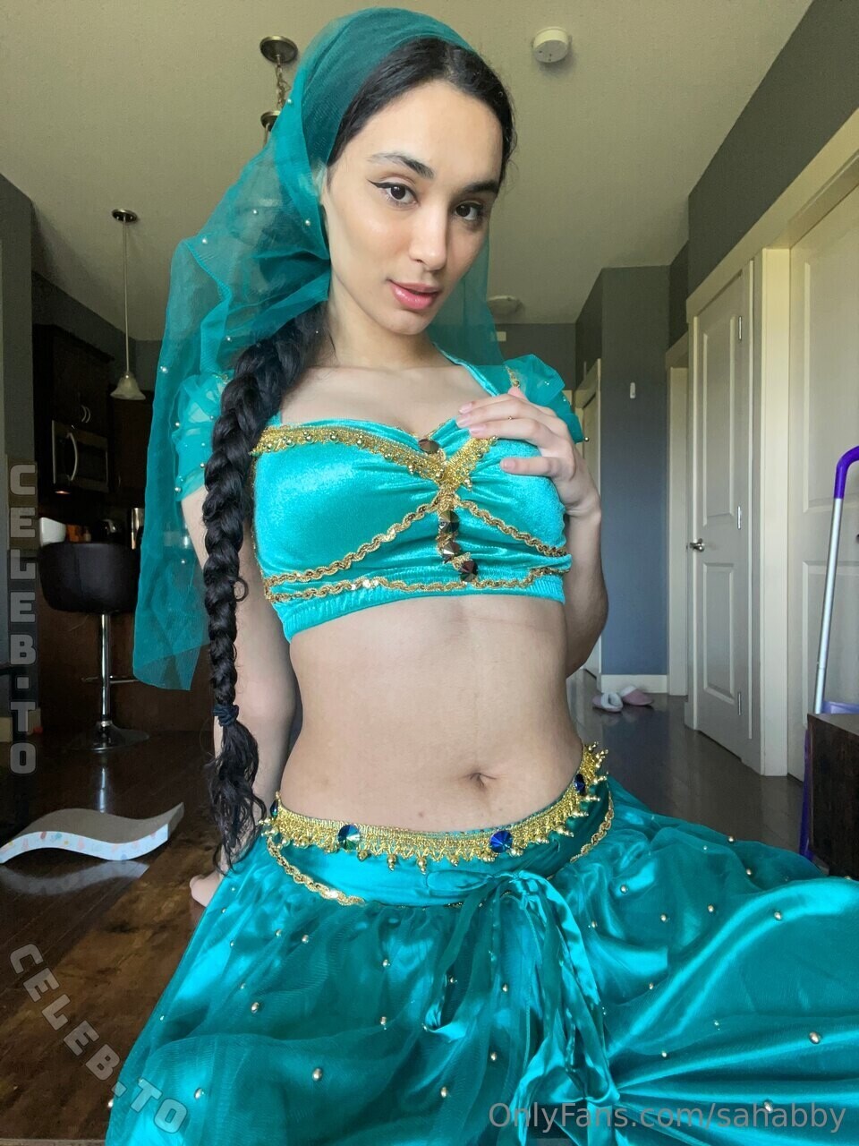 Sahar nude photo 1