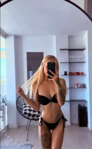 Sahniita nude photo 4