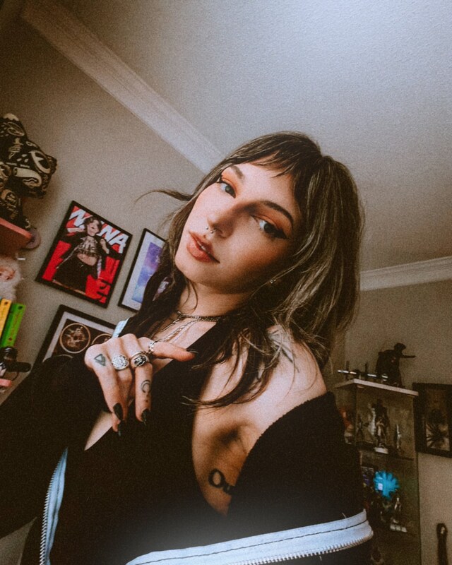 sailorbeeee nude photo 3