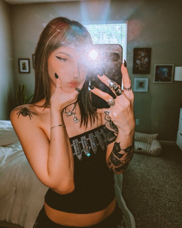 sailorbeeee nude photo 4