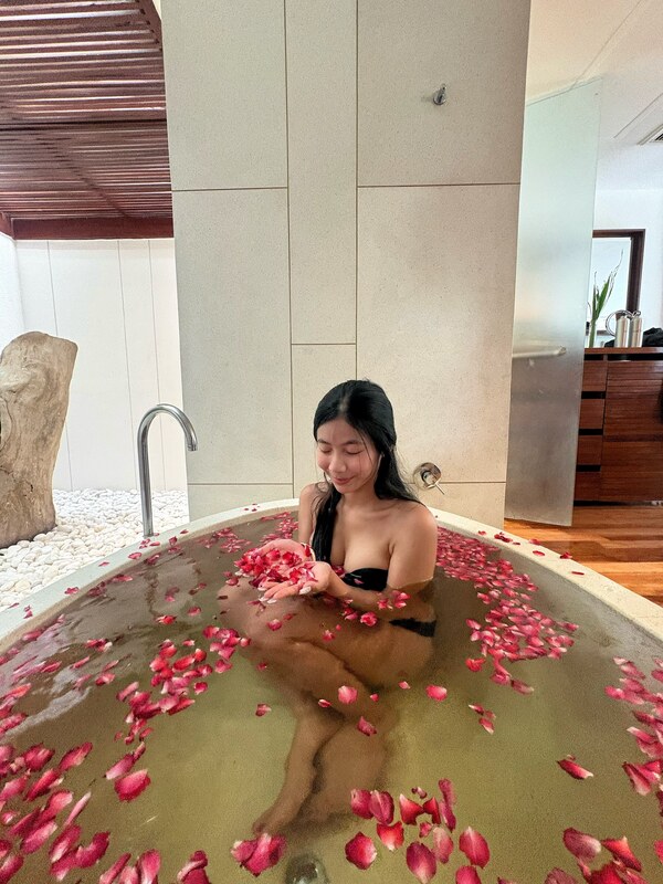 Saipetch B. nude photo 21