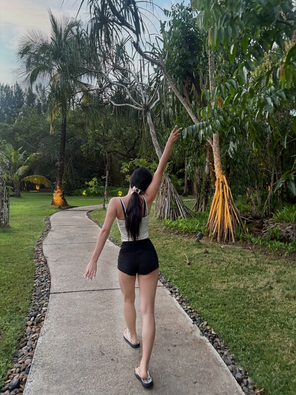 Saipetch B. nude photo 35