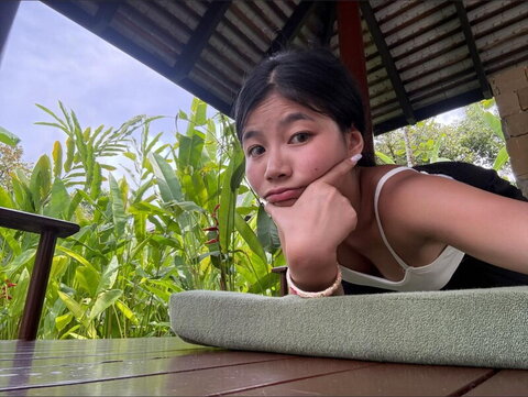 Saipetch B. nude photo 7