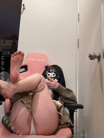 Saizneko nude photo 27