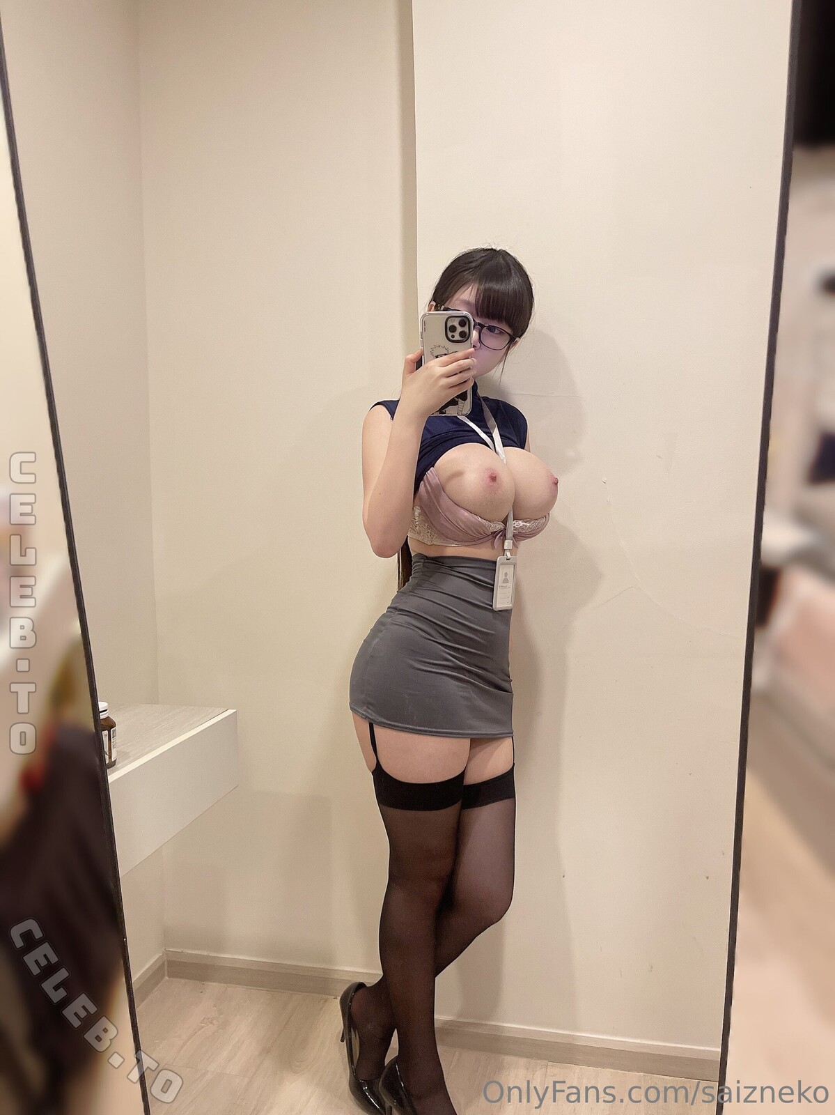 Saizneko nude photo 7