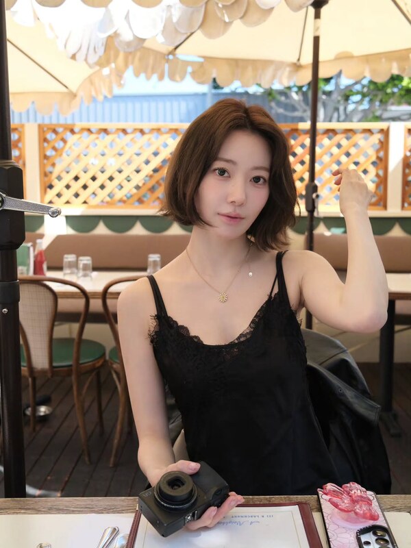 Sakura Miyawaki nude photo 2