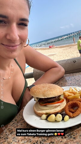 Saliha Özcan nude photo 2
