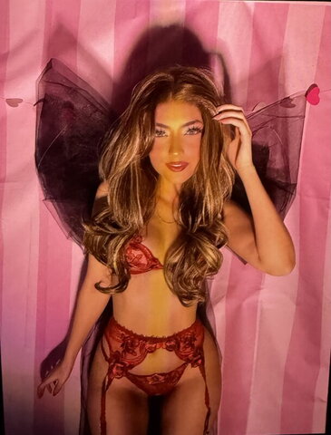 @salliannwood Sexy (1 photo)