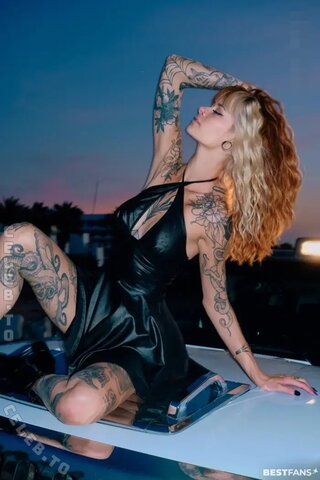 SallyDinosaur nude photo 24